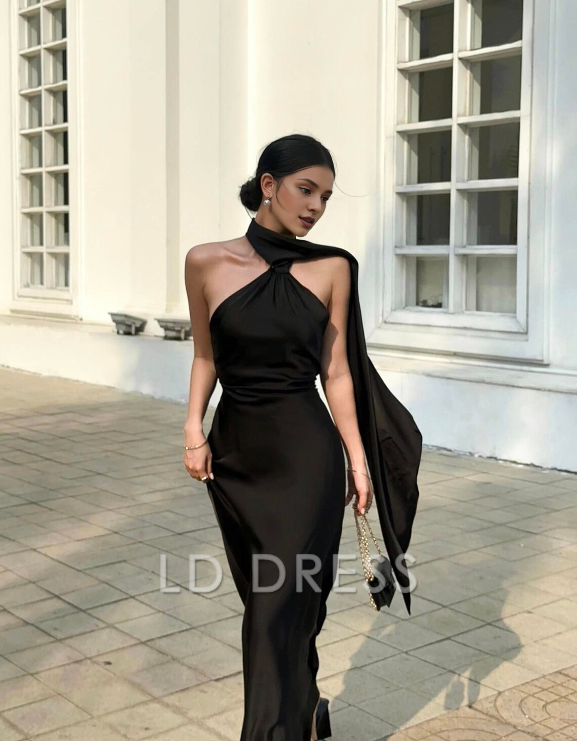 LD hanging neck collar exposed back strapless and floor length Prom dress