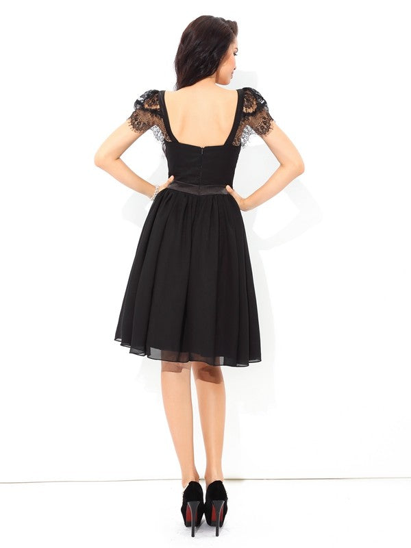 Sheath/Column Straps Sleeveless Beading Short Chiffon Homecoming Dresses