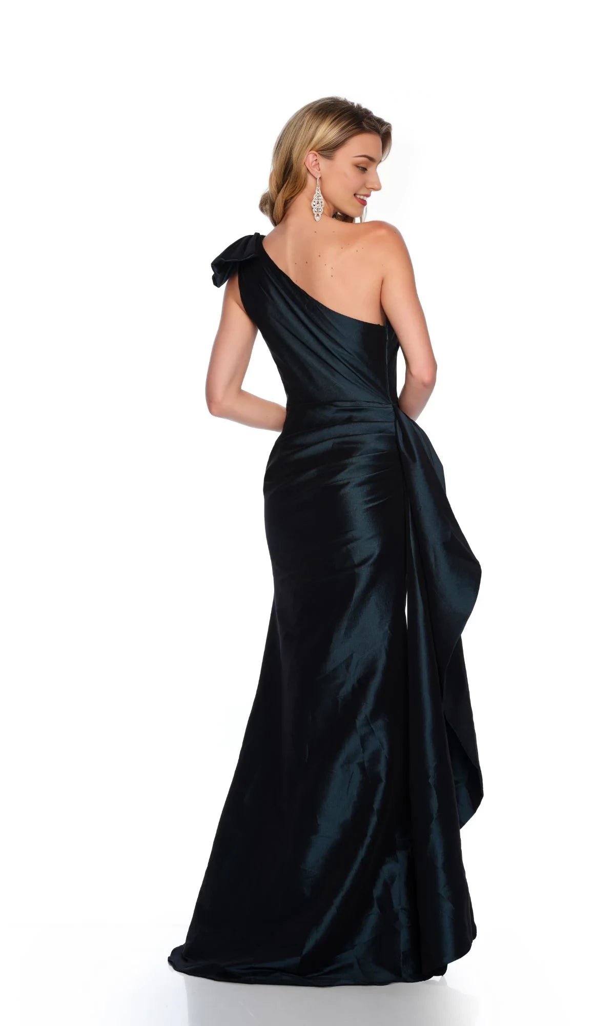 Asymmetric collar off shoulder sleeveless backless and floor length evening dress