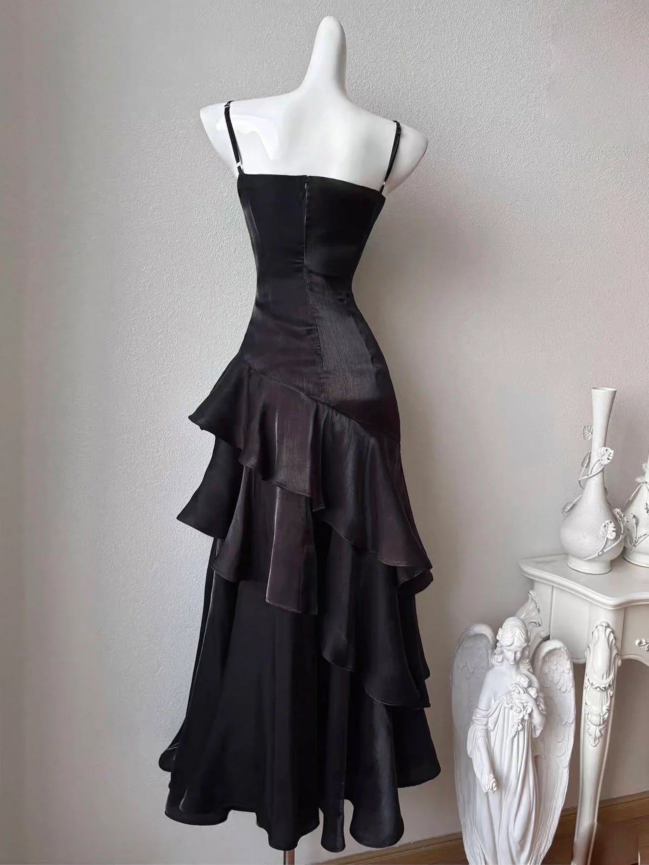 Chic Black Iridescent Satin Spaghetti Strap Ruched Ruffle Tiered Prom Dresses