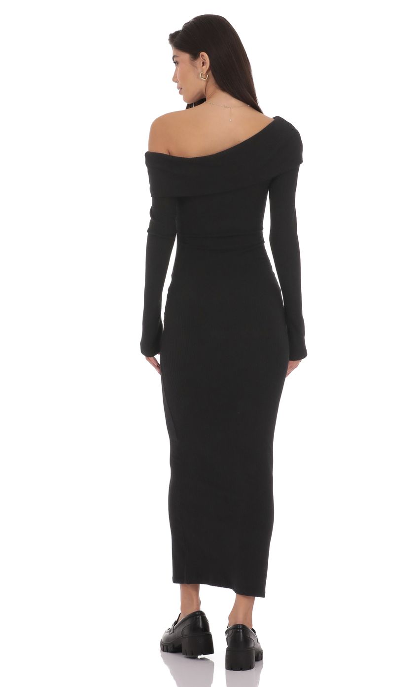 Chic Black Ribbed Knit Evening Dress with Asymmetric Off-Shoulder Neckline & Long Sleeves