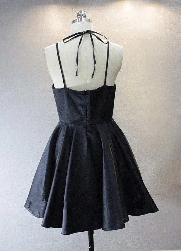 Chic Satin A-Line V-Neck Sleeveless Open Back Tie Short Homecoming Dresses