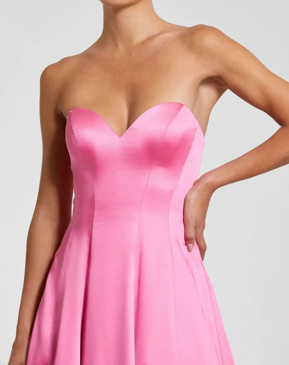 Elegant Strapless Satin Sweetheart Neck Bow Back A-Line Floor-Length Evening Dress