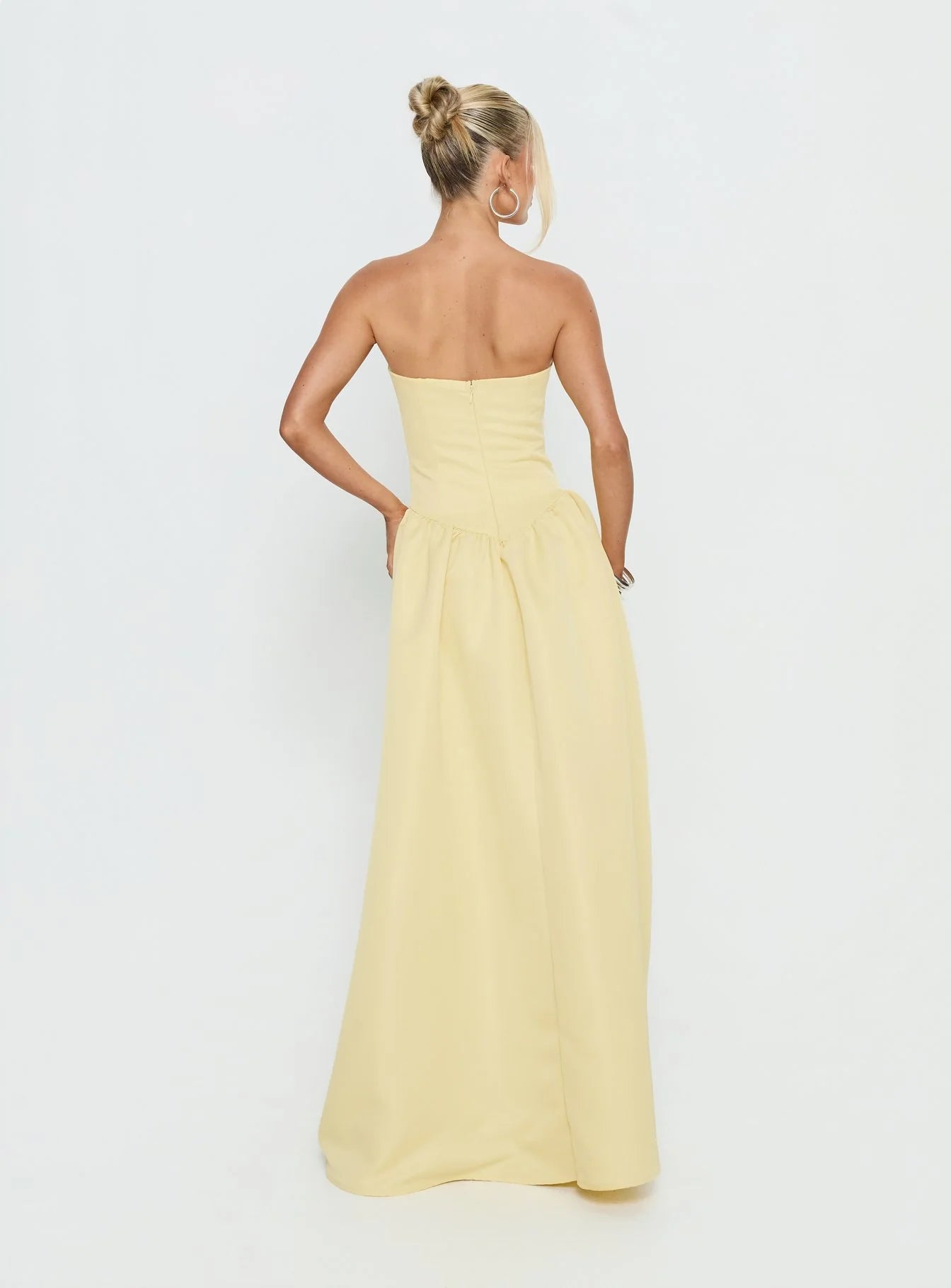 Elegant Voluminous Strapless Straight Neck Sleeveless Open Back Pocketed Maxi Evening Dress