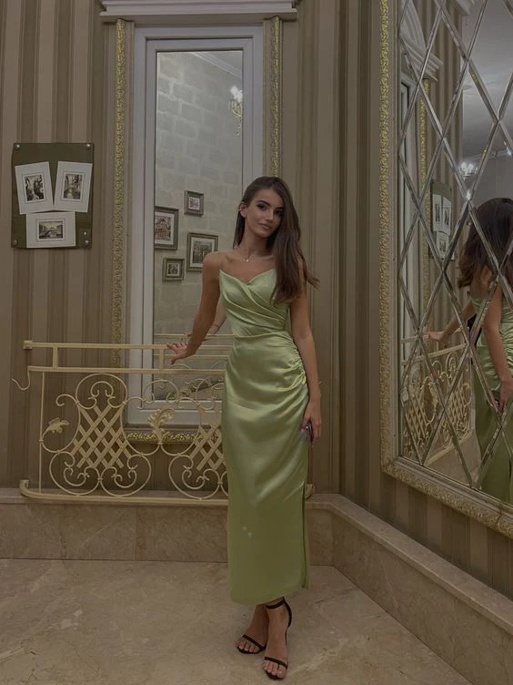 Form-Fitting Strapless Sweetheart Neck Ruched Midi Satin Prom Dresses