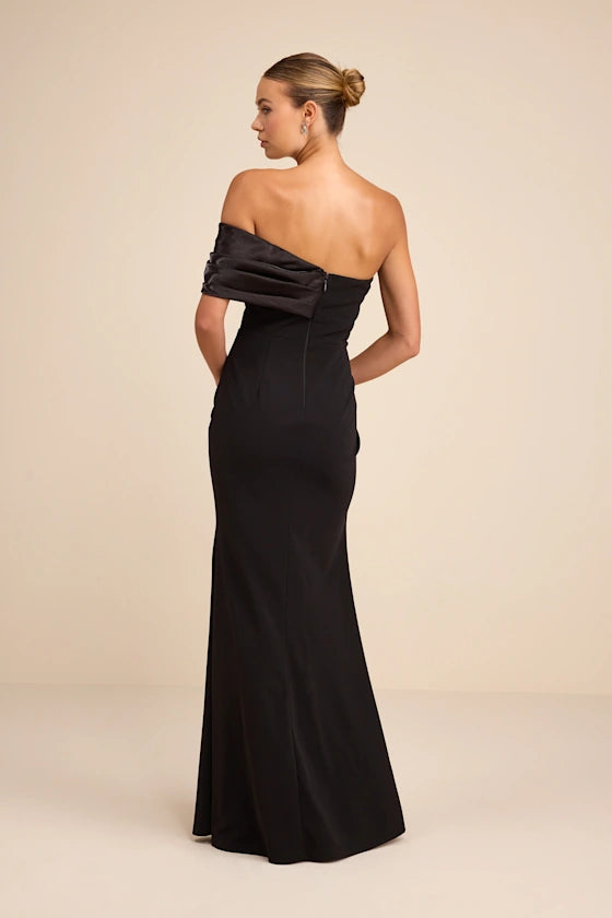Off-the-Shoulder Evening Dresses with Satin Draped Detail, Sweetheart Neck and High Slit Formal Gown