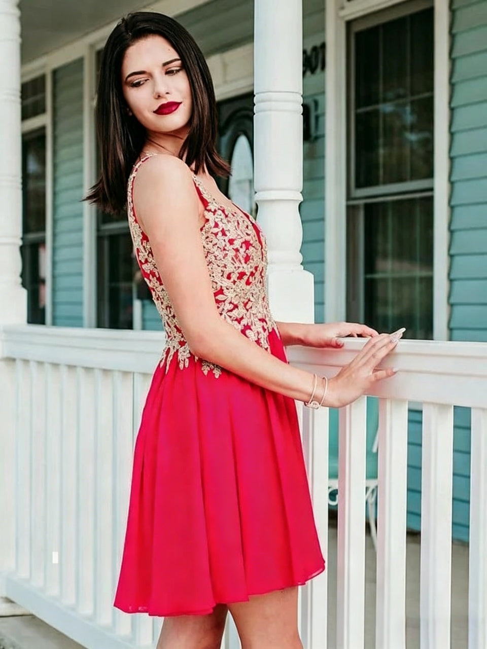 Red Chiffon V-neck Gold Lace Appliqué Spaghetti Strap A-line Mini Homecoming Dresses