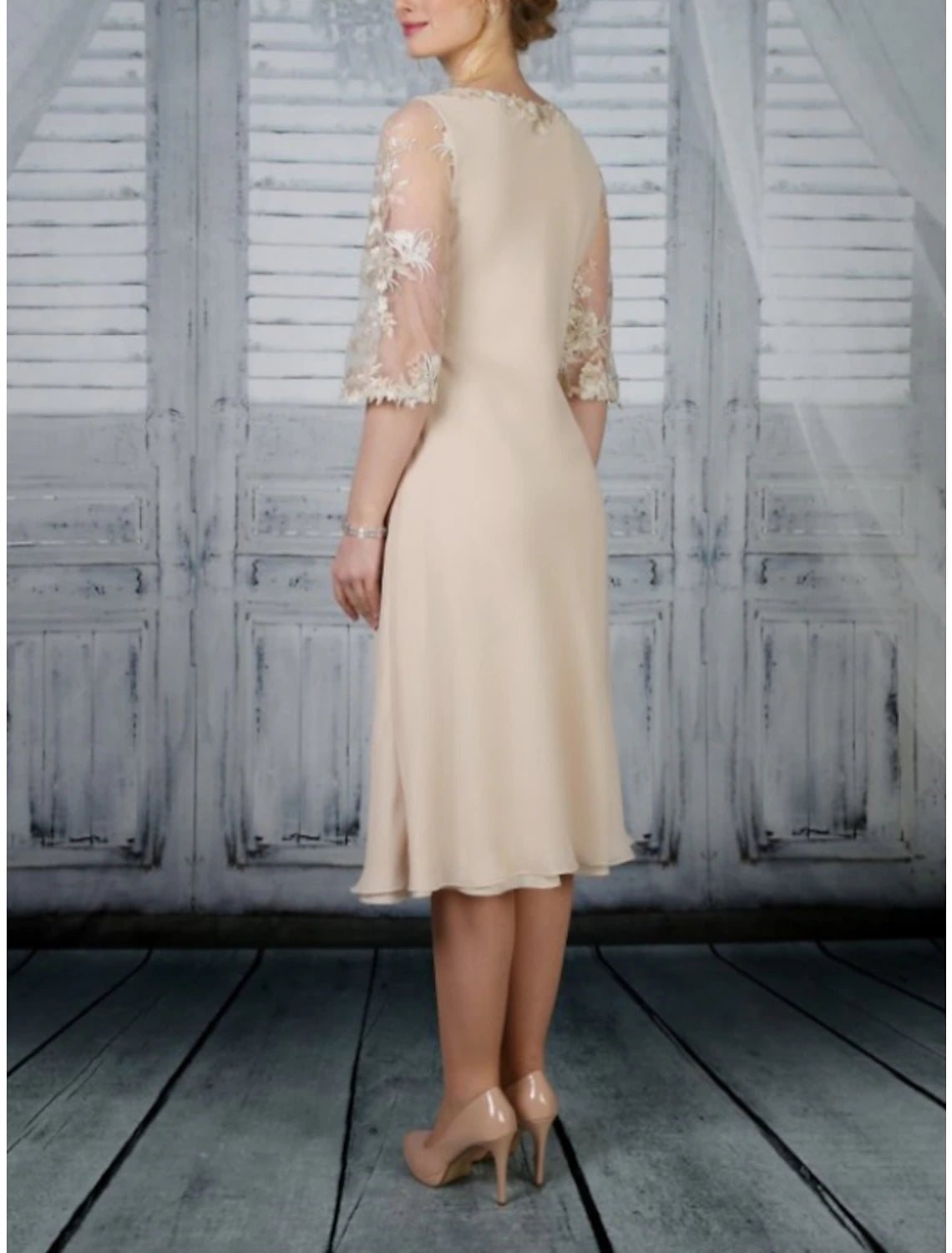 Elegant Sheath Scoop Neck Half Sleeve Tea Length Mother of the Bride Dress