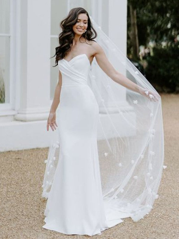 Elegant tight fittingstraight tube crepe pleated sweetheart sleeveless and ground length wedding dress
