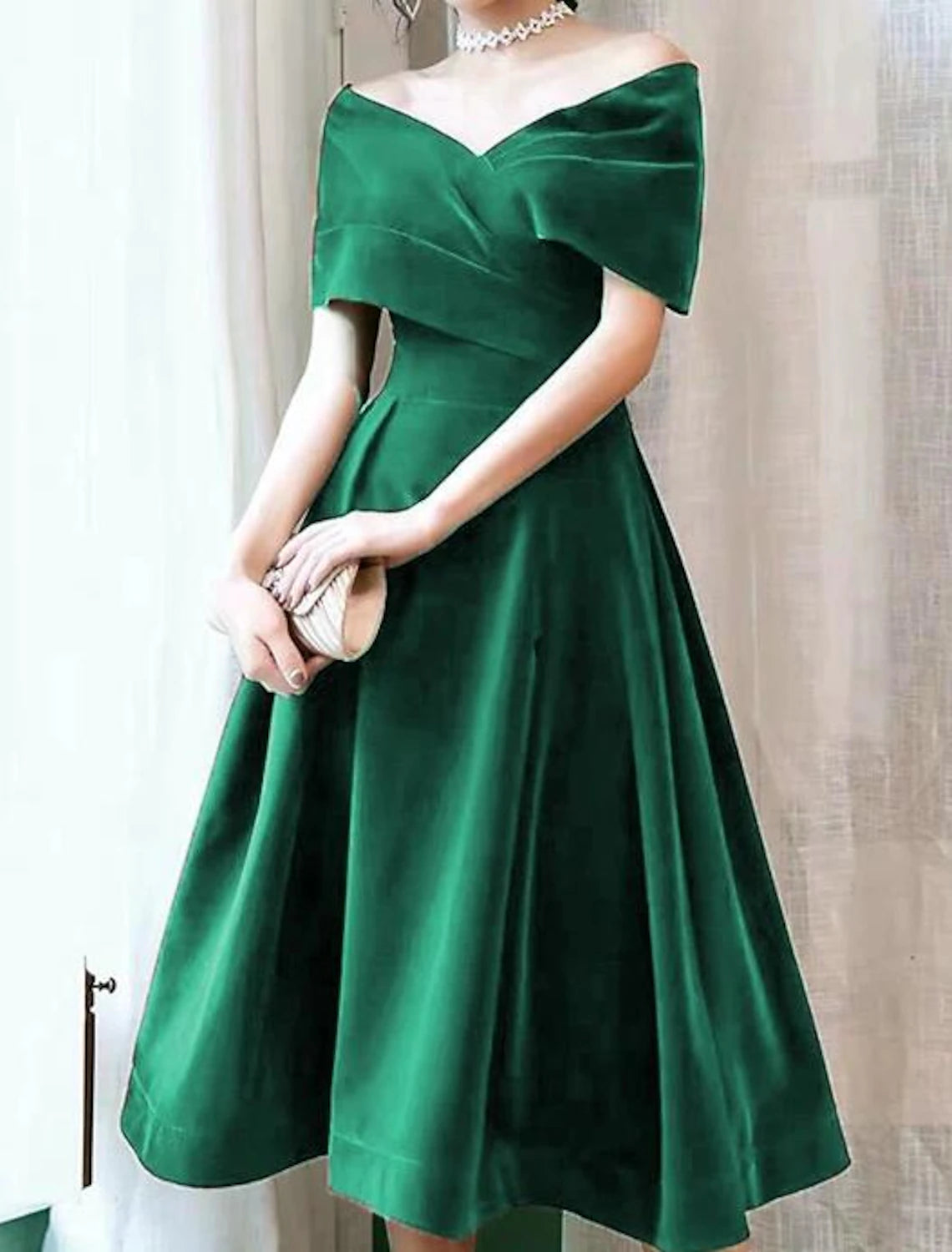 A-Line Cocktail Black Dress 1950s Dress Fall Wedding Guest Dress Knee Length Short Sleeve Off Shoulder Velvet with Pleats Pure Color
