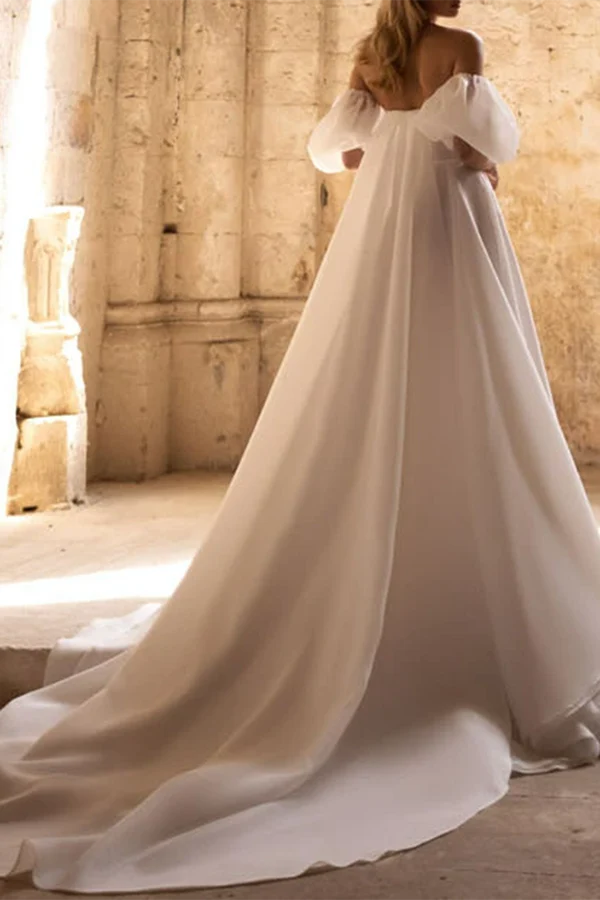 A Line Sweetheart Short sleeved Countryside Style Wedding Dress Paired with Palace Train