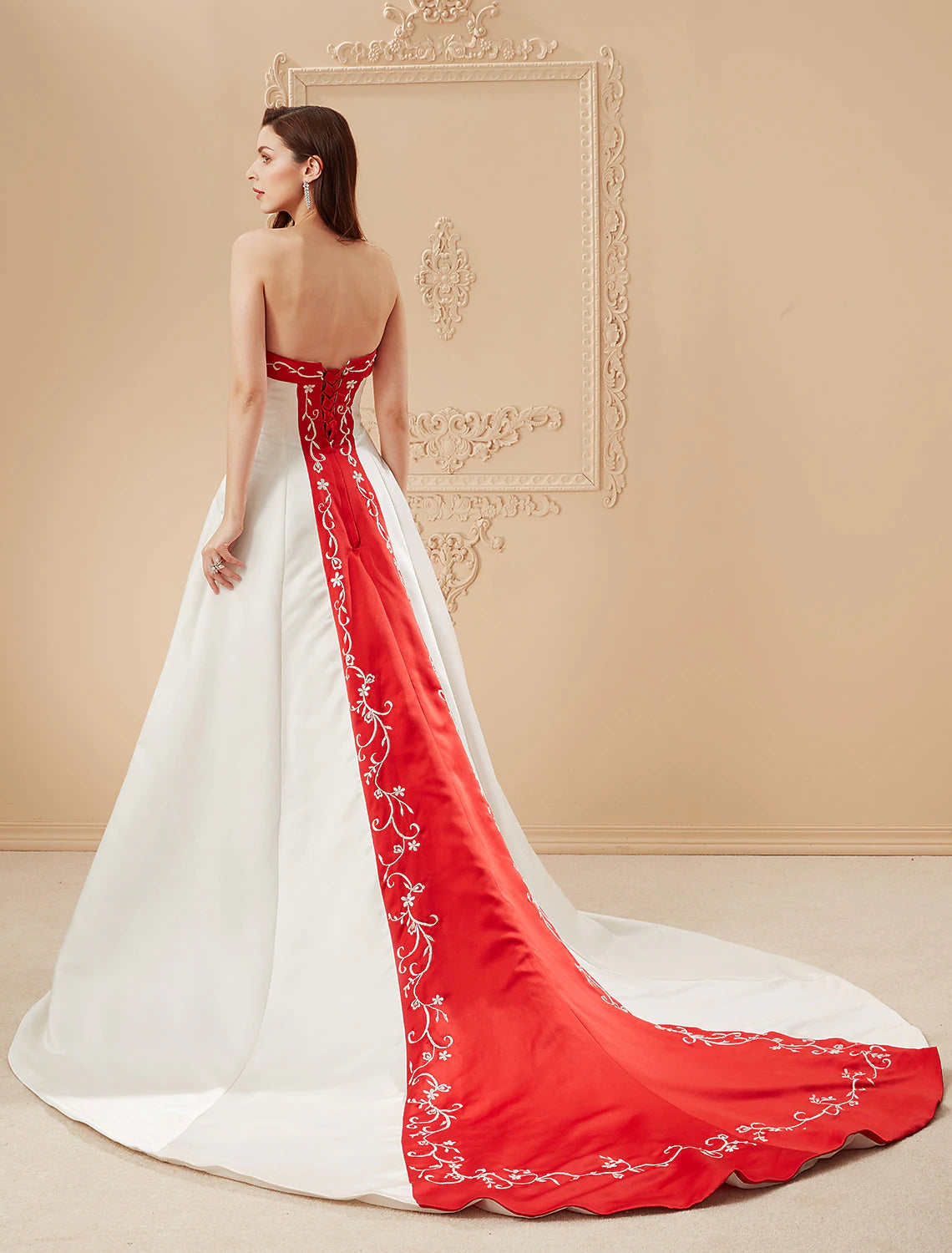 Open Back Wedding Dresses Sweep / Brush Train Ball Gown Strapless Strapless Satin With Embroidery Appliques Summer Bridal Gowns