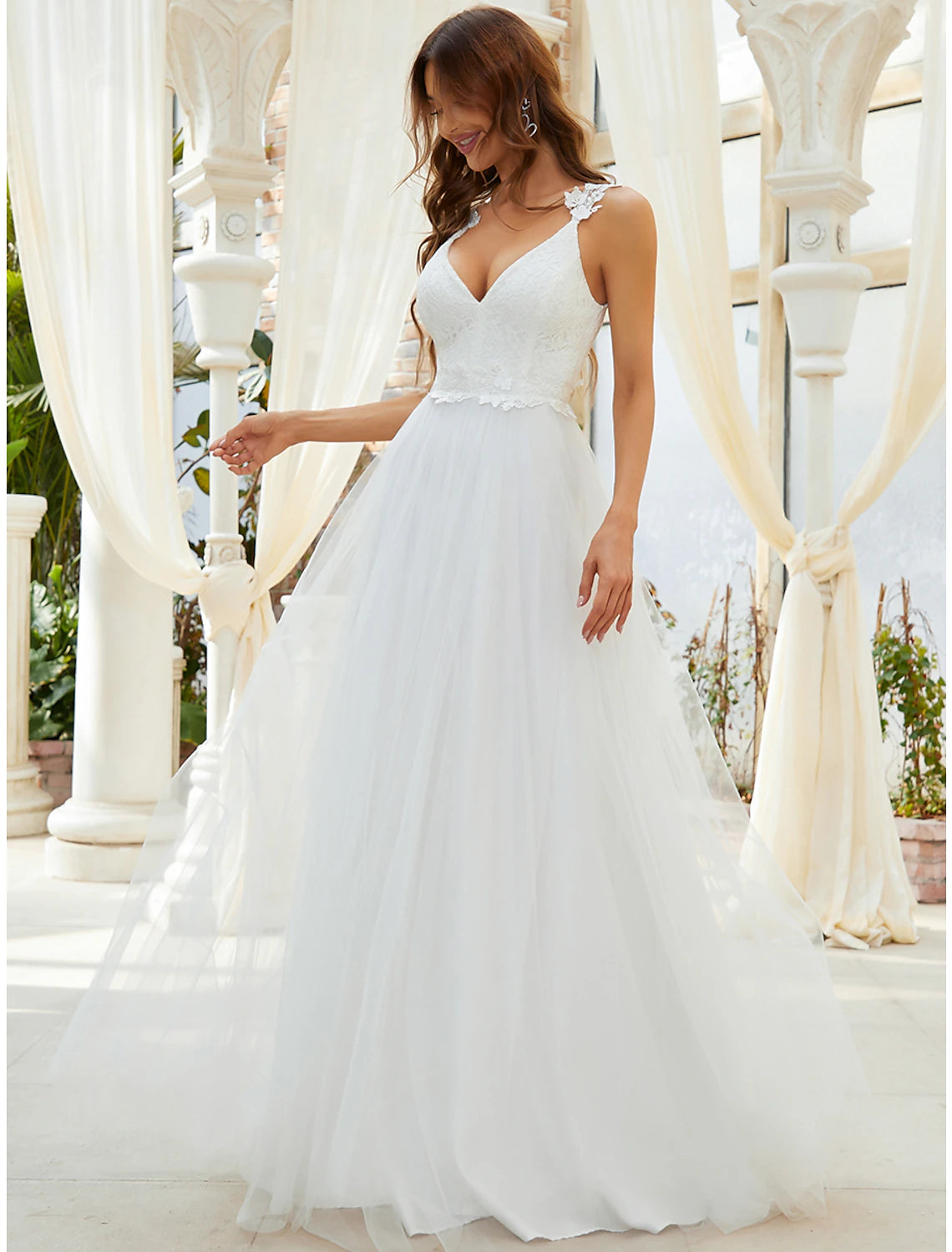 Reception Casual Wedding Dresses A-Line Sweetheart V Wire Regular Straps Sweep / Brush Train Tulle Bridal Gowns With Crystals Appliques Summer Wedding Party, Women's Clothing