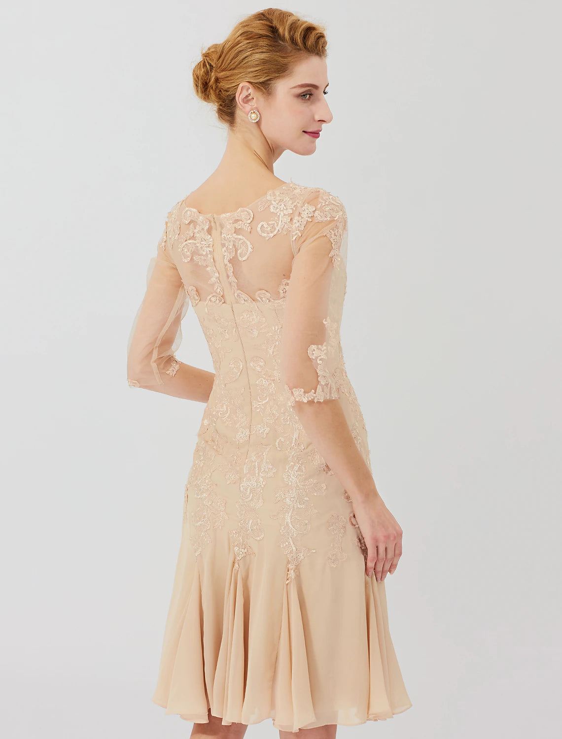 Sheath / Column Mother of the Bride Dress Classic & Timeless Elegant & Luxurious Beautiful Back Illusion Neck Knee Length Chiffon All Over Lace Half Sleeve with Appliques