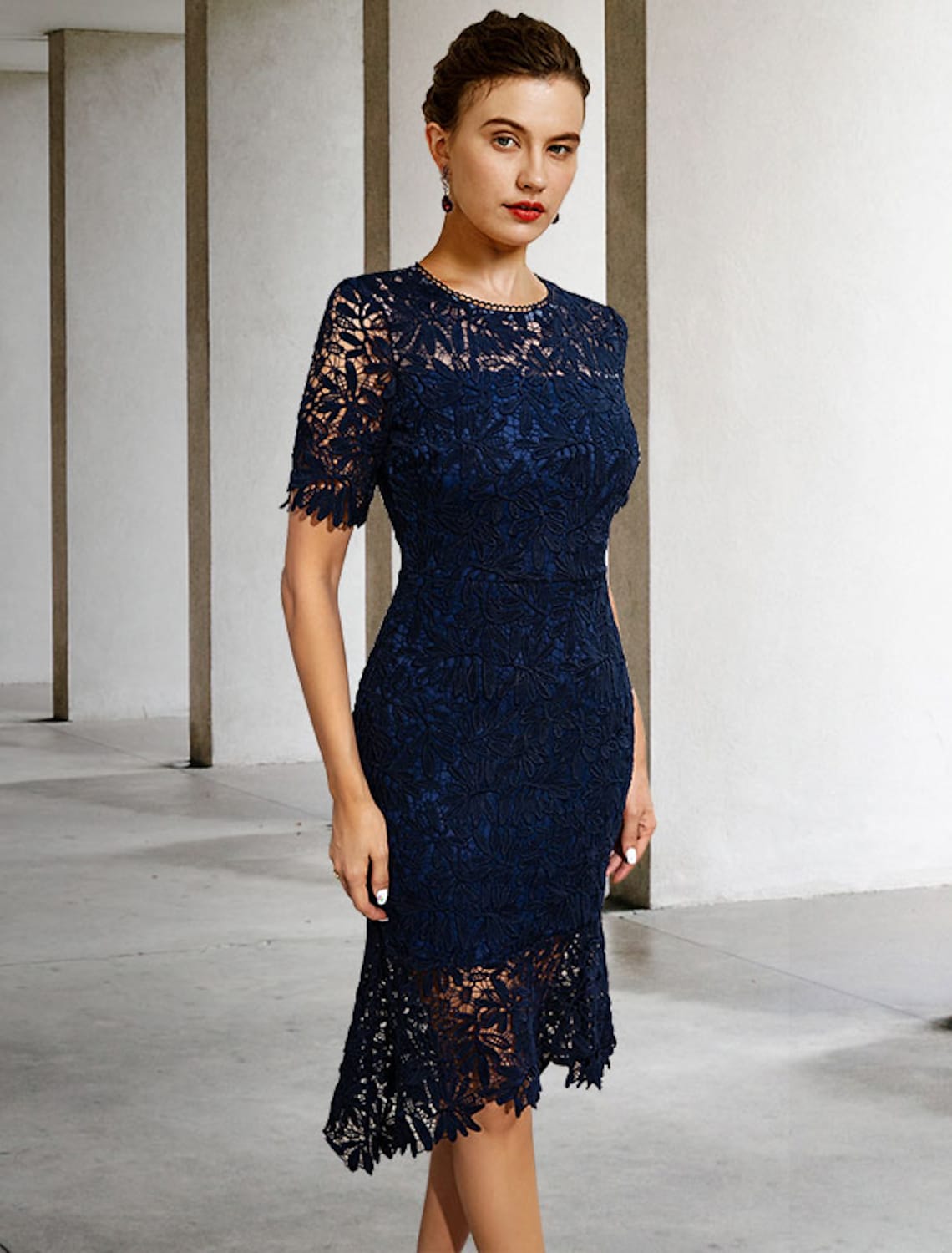 Mother of the Bride Dress Simple Elegant Knee Length Lace Short Sleeve Appliques