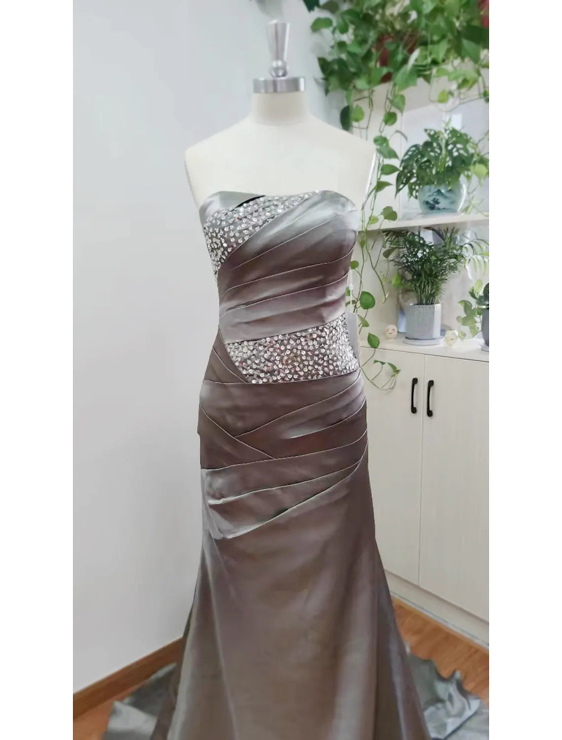 Elegant Sparkle Shine Wedding Guest Formal Evening Dress Strapless Sleeveless Satin with Crystals