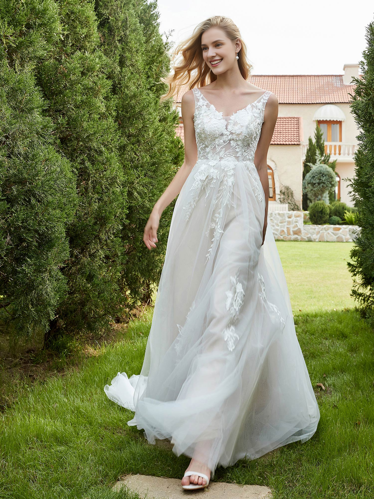 V-neck decal church trailing wedding dress
