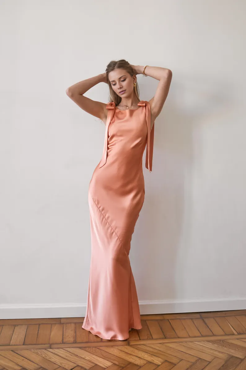 LD boat neckline sleeveless lace up shoulder exposed back and floor length Prom dress