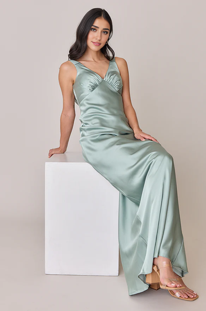 LD V collar off shoulder sleeveless backless and floor length prom dress