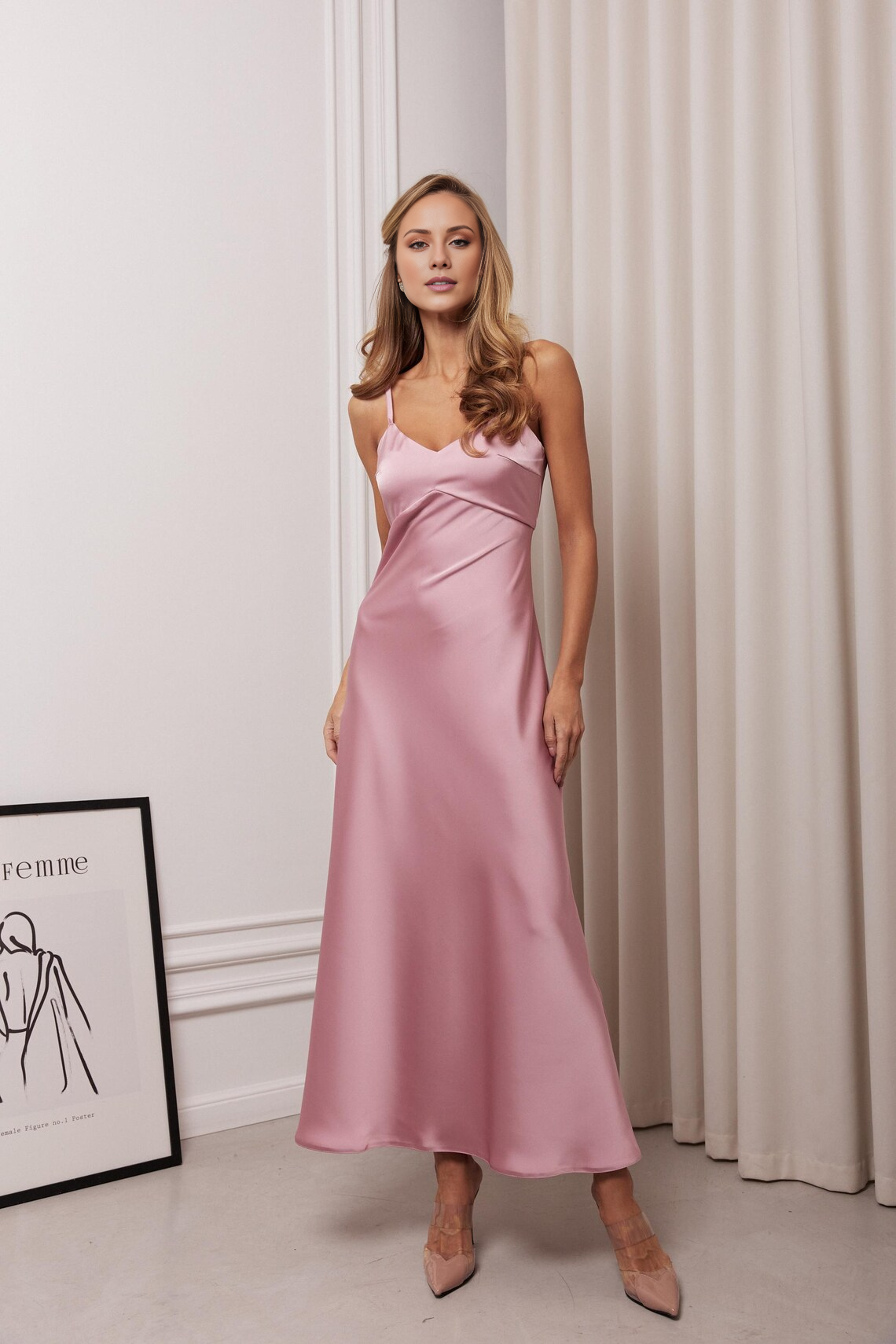 LD V-neck sleeveless thin shoulder strap backless and floor length Prom dress