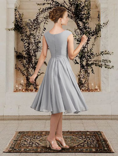 A-Line Mother of the Bride Dress Elegant Chiffon Sleeveless Short Dresses with Crystal Brooch Side-Draped