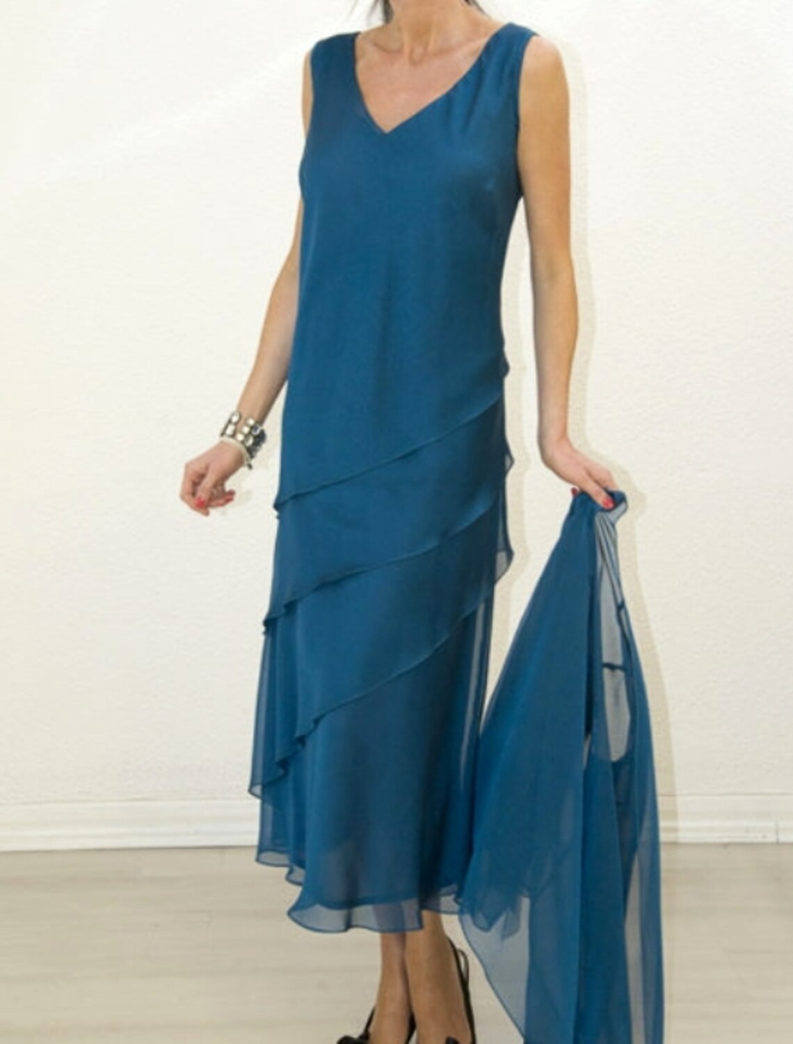 Two Piece Sheath / Column Mother of the Bride Dress Elegant V Neck Tea Length Chiffon Long Sleeve Wrap Included with Ruffles