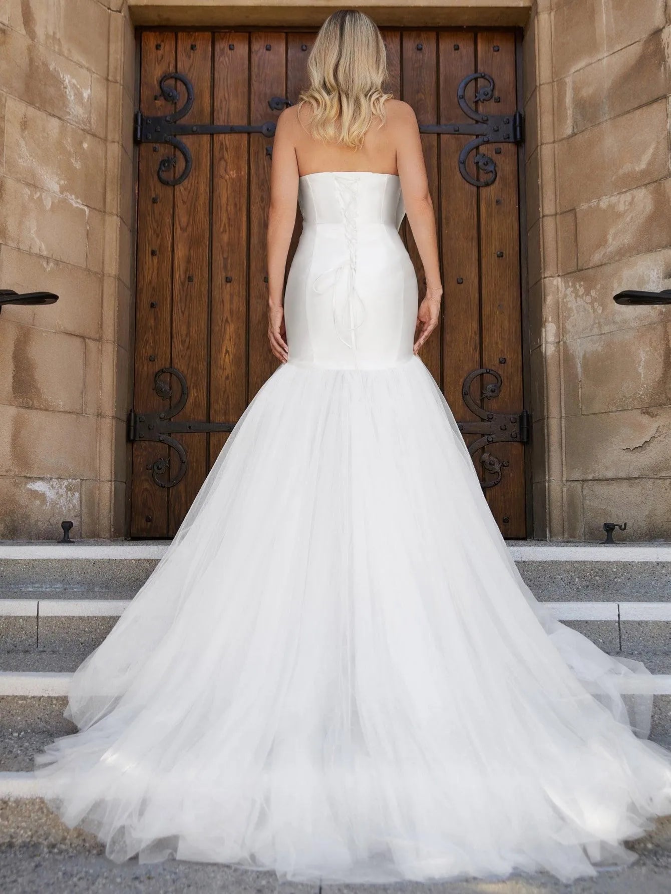 Bow decoration mesh fishtail hem satin strapless and floor length wedding dress