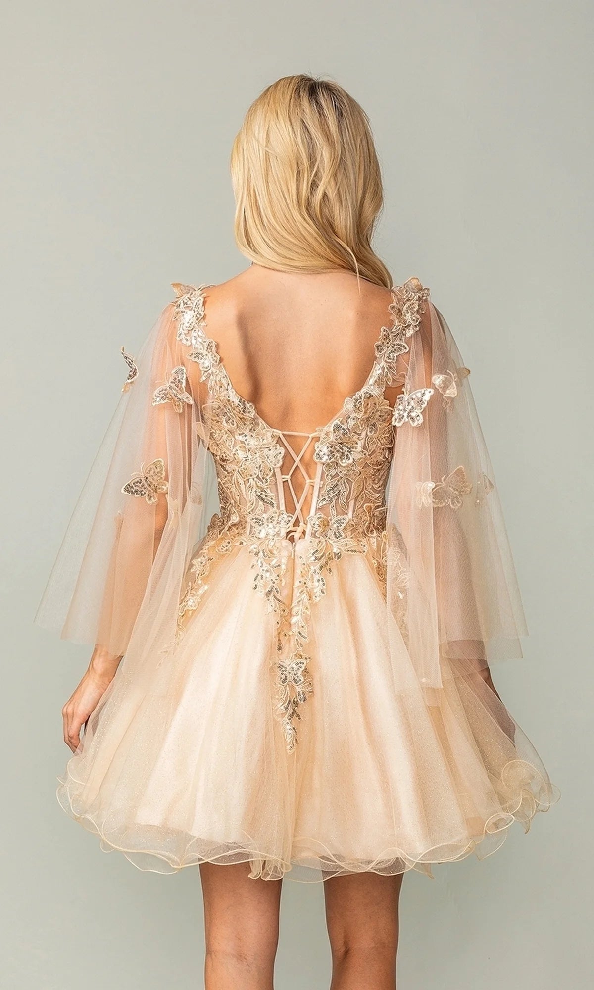 V-neck sheer lace long sleeved backless applique short mini Homecoming dress