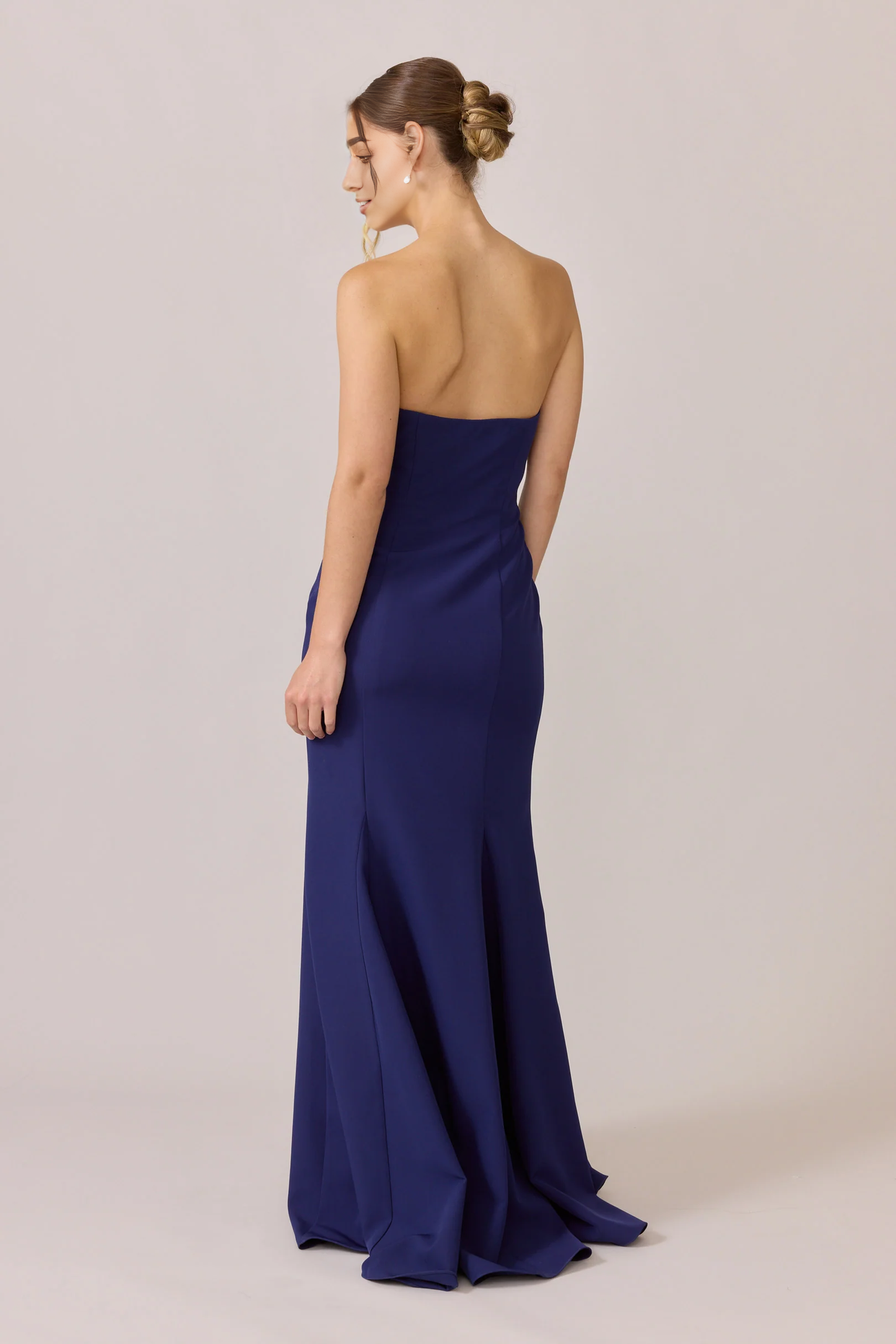 LD V collar off shoulder sleeveless strapless backless and floor length prom dress