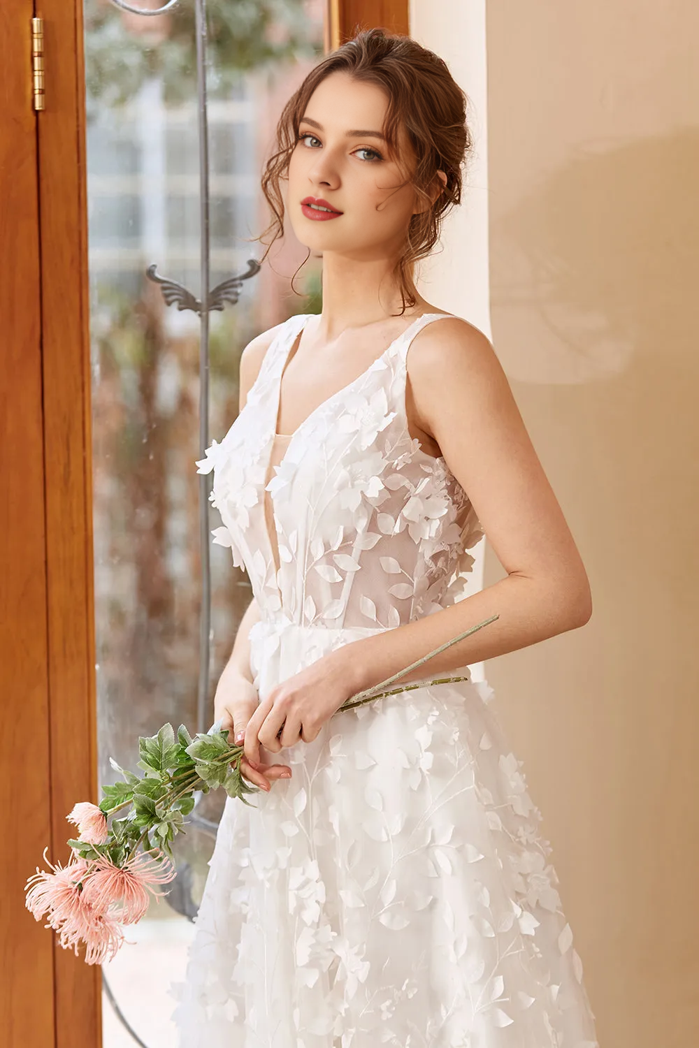 White applique chiffon and floor length wedding dress
