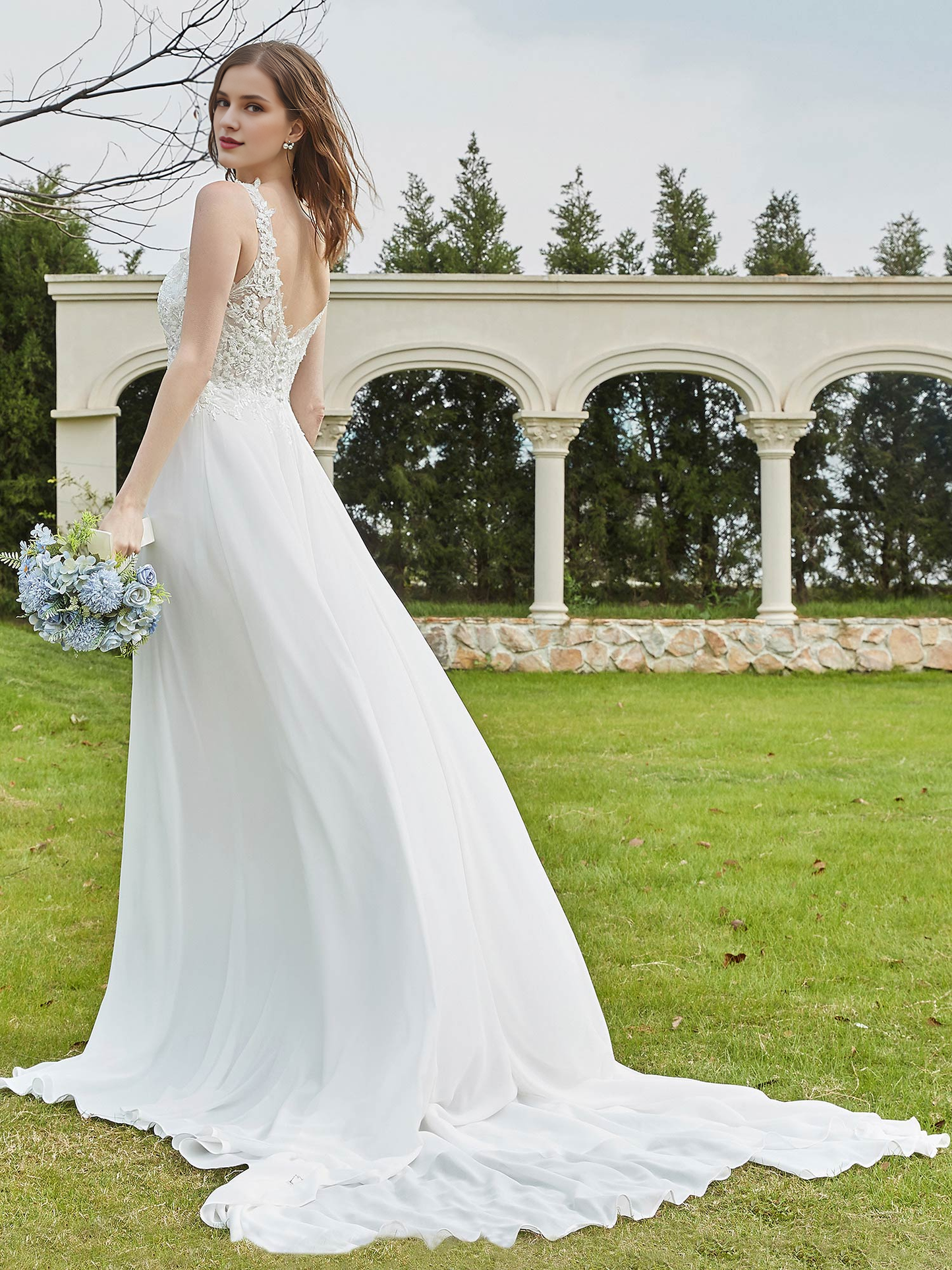 Lace V-neck slit chiffon wedding dress