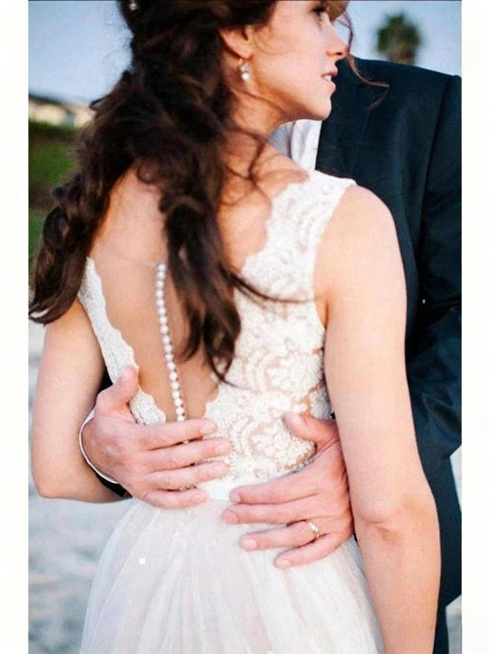 Boho Sleeveless Scalloped Floral Lace Illusion Neck Pearl Button Back Flowy Tulle Beach Wedding Dress