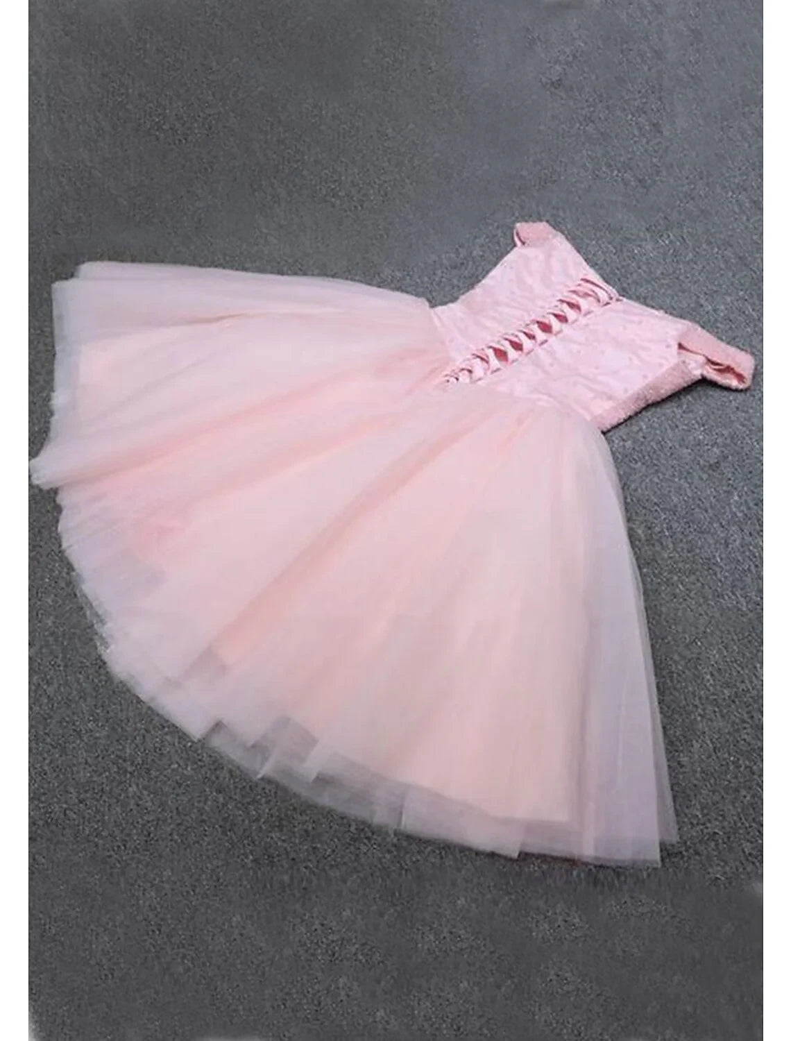 Charming Lace Tulle A-Line Off-Shoulder Sweetheart Cap Sleeves Lace-Up Back Short Homecoming Dresses