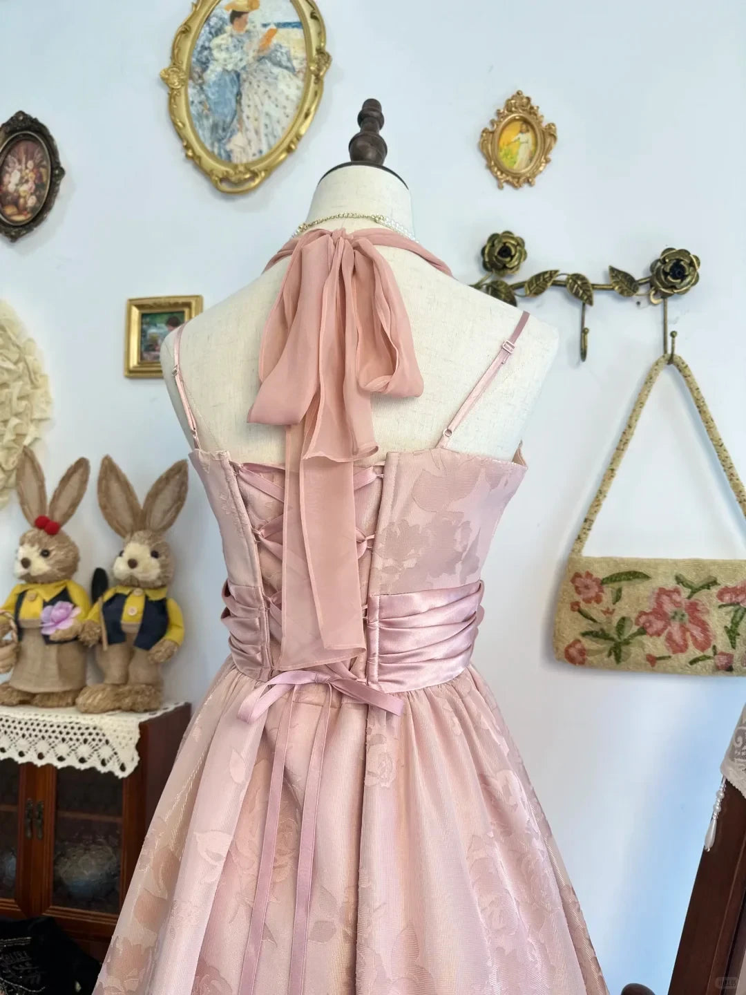 Charming Satin A-Line Halter Sleeveless Lace-Up Back Short Homecoming Dresses