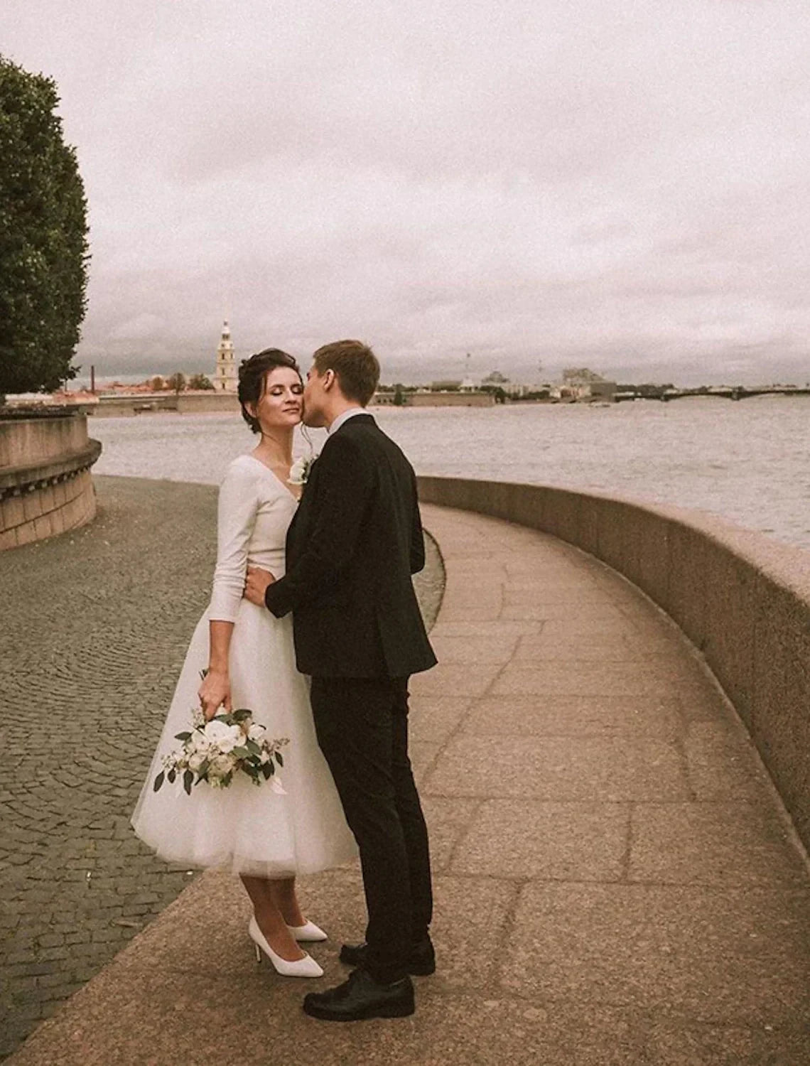 Elegant Tulle A-Line V-Neck Long Sleeve Open Back Tea-Length Wedding Dress