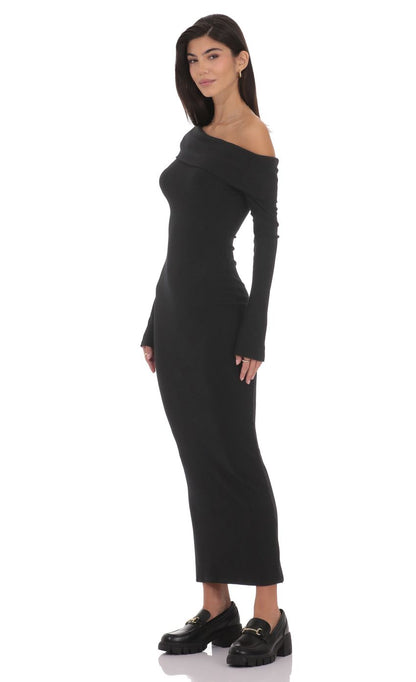 Chic Black Ribbed Knit Evening Dress with Asymmetric Off-Shoulder Neckline & Long Sleeves