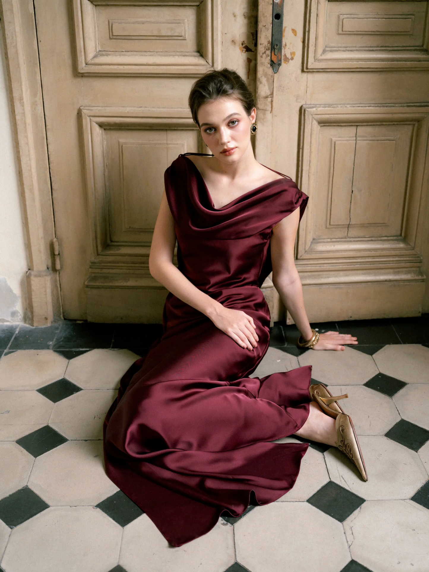 Chic Column Cowl-Neck Draped-Shoulder Open-Back Floor-Length Satin Evening Dress