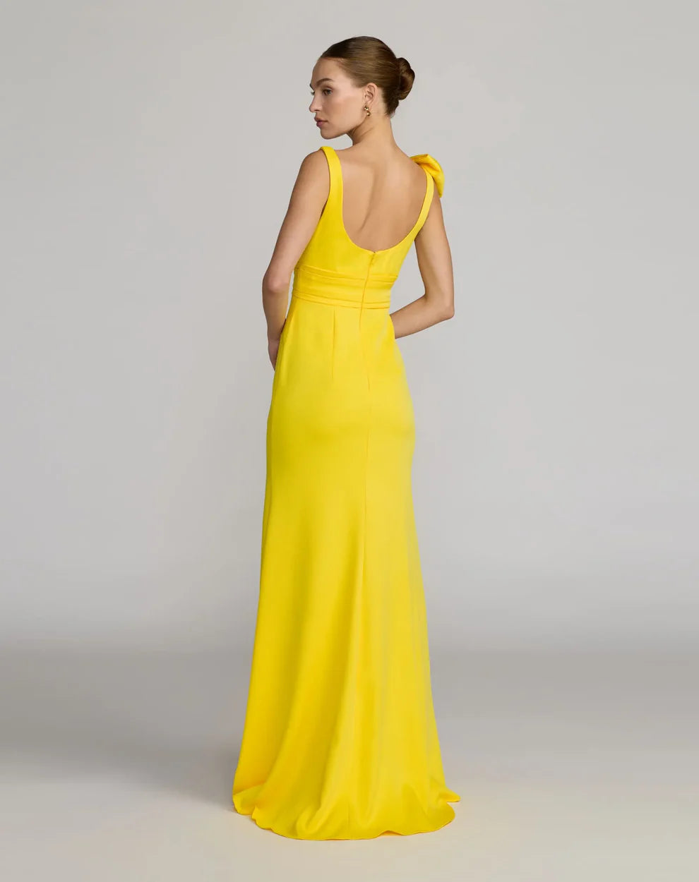 Chic One-Shoulder Bow Detail Ruched Waist Mermaid Floor-Length Evening Dress