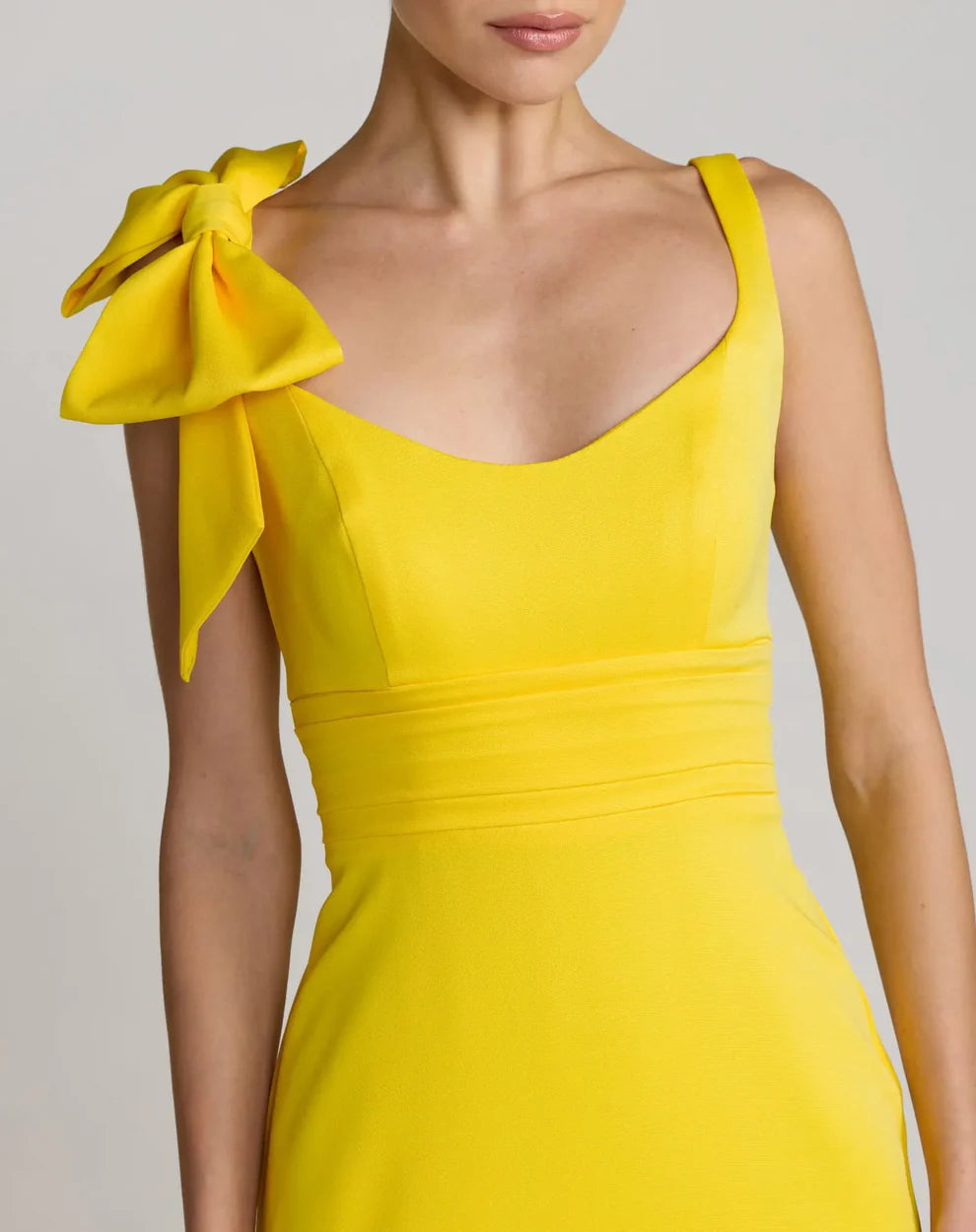Chic One-Shoulder Bow Detail Ruched Waist Mermaid Floor-Length Evening Dress