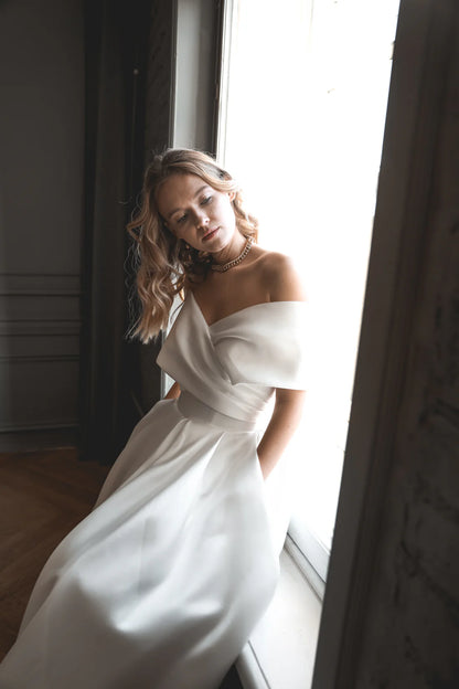 Chic Simple Satin A-Line Off-Shoulder Sweetheart Off-Shoulder Lace-up Midi Wedding Dresses