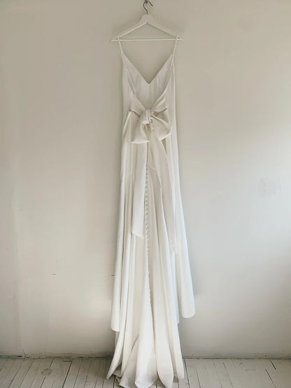 Chic Beach Satin Mermaid V-Neck Spaghetti Strap Open Back Bow Floor Length Wedding Dresses