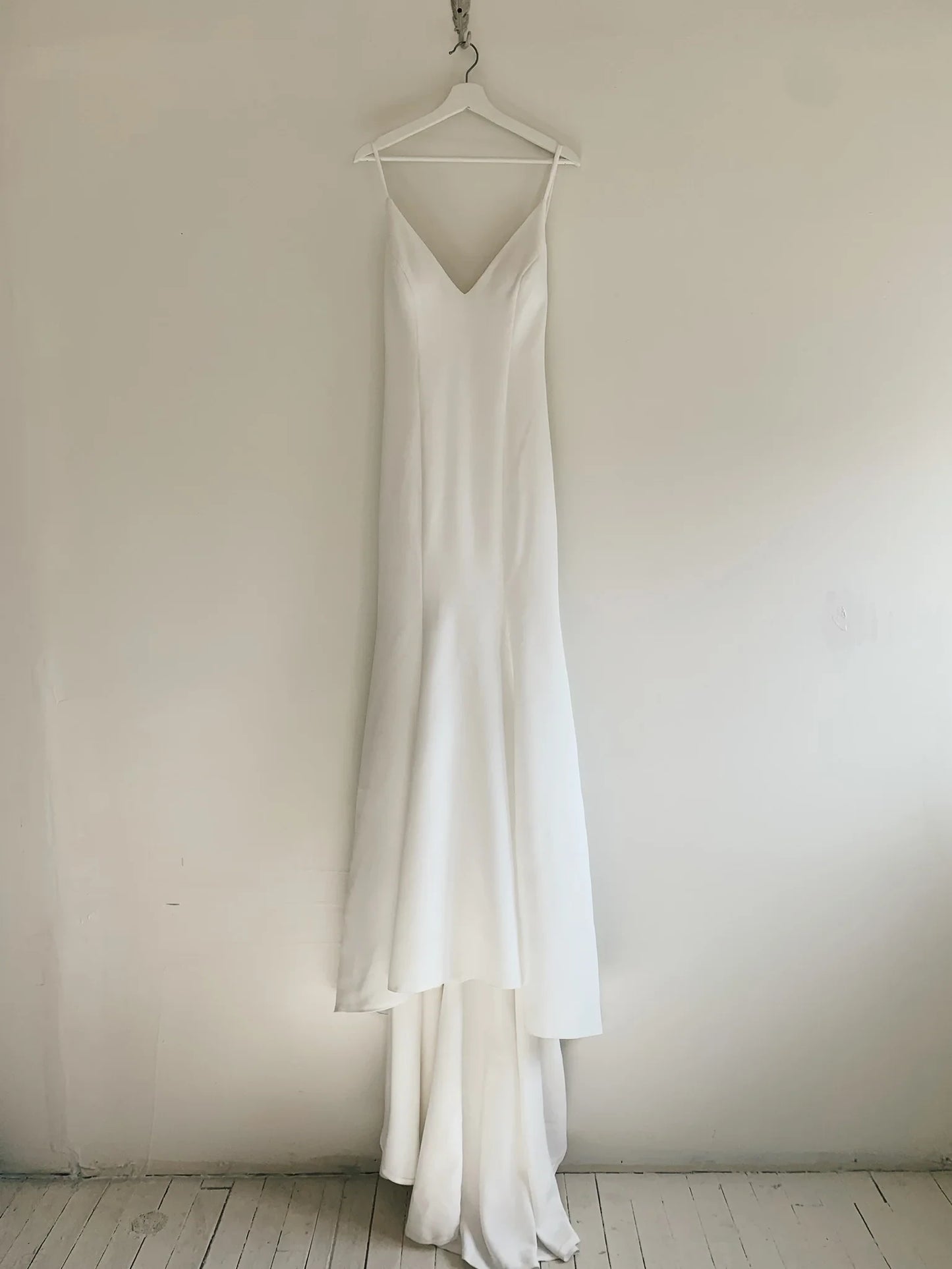 Chic Beach Satin Mermaid V-Neck Spaghetti Strap Open Back Bow Floor Length Wedding Dresses