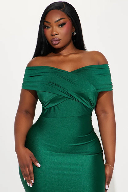 Chic Mermaid Off-Shoulder Short-Sleeve Ruched Slit Green Maxi Evening Dresses Gown