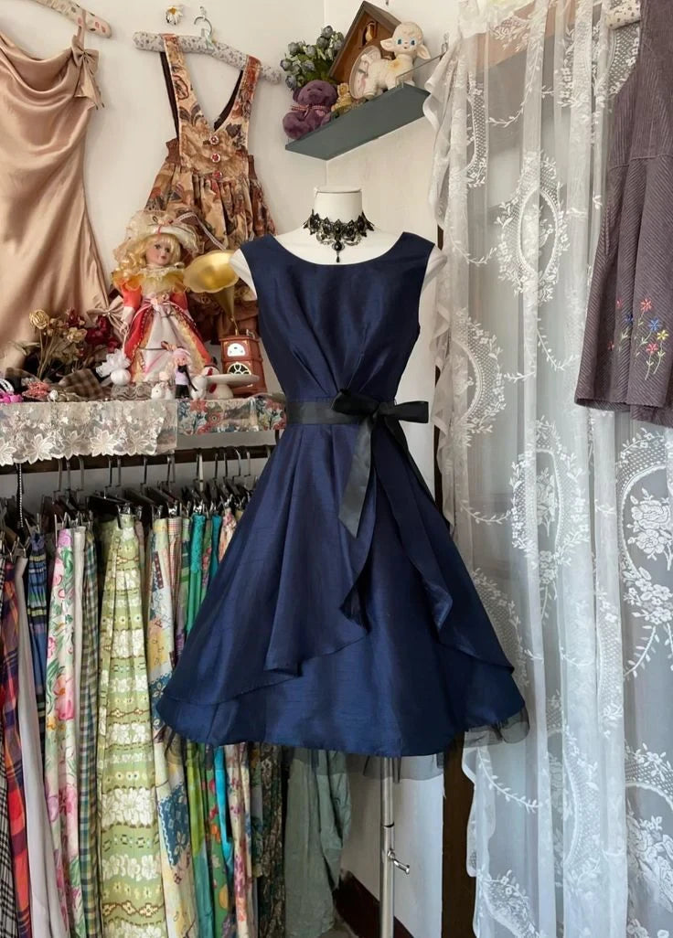 Chic Satin A-Line Boat Neck Sleeveless Shirred Back Tie Short Homecoming Dresses