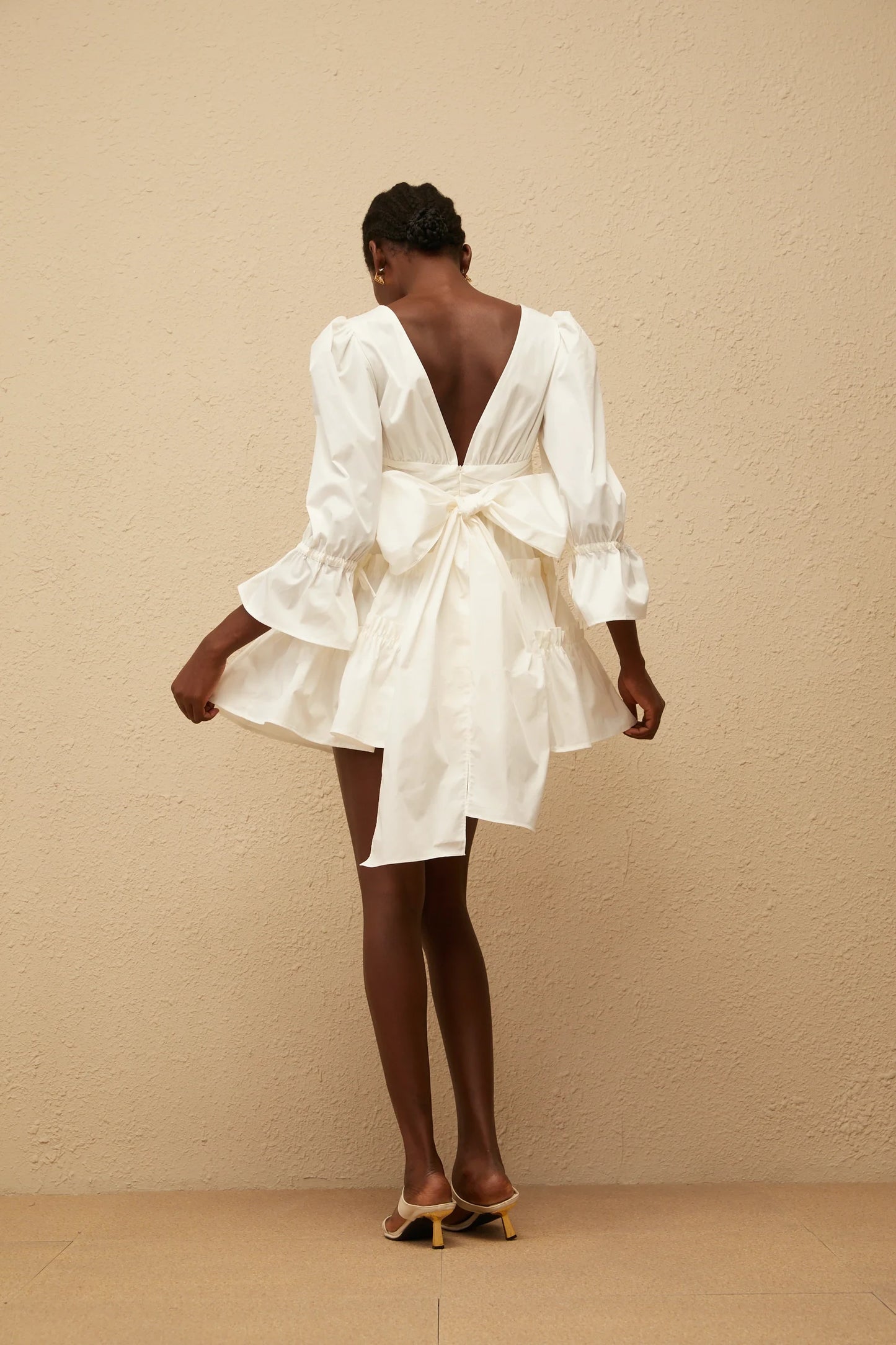 Chic Satin A-Line Deep V-Neck Long Puff Sleeve Open Back Bow Short Homecoming Dresses