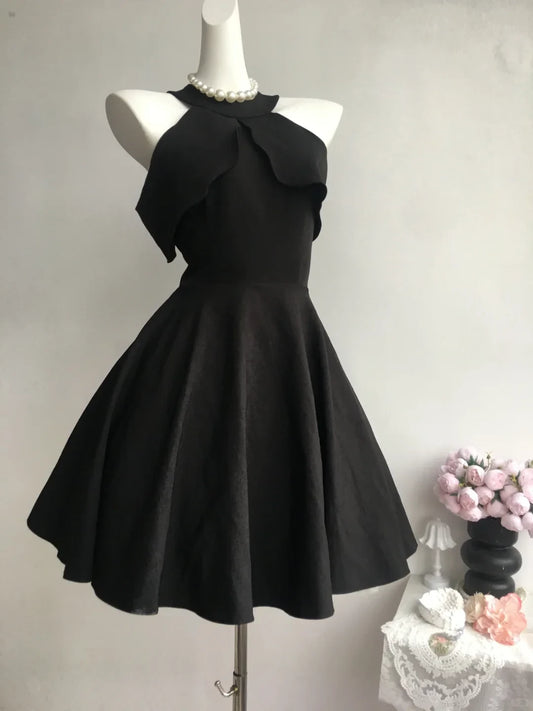 Chic Satin A-Line Halter Neck Sleeveless High Back Short Homecoming Dresses