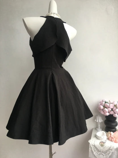 Chic Satin A-Line Halter Neck Sleeveless High Back Short Homecoming Dresses