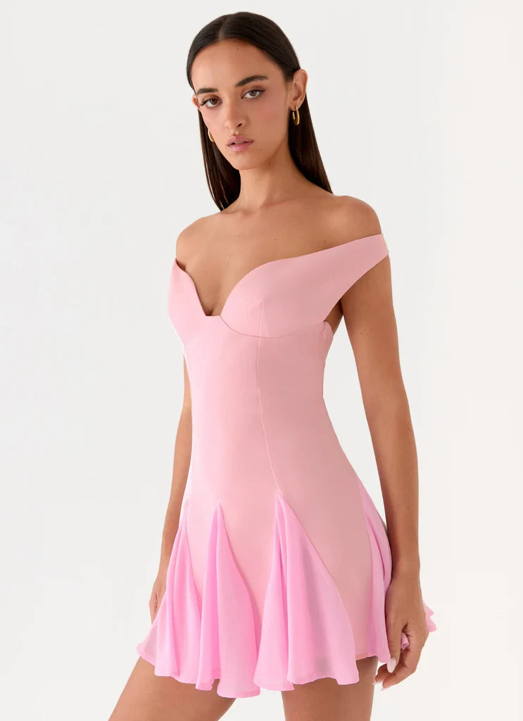 Chic Satin A-Line Off-Shoulder Sweetheart Straight Back Mini Length Homecoming Dresses