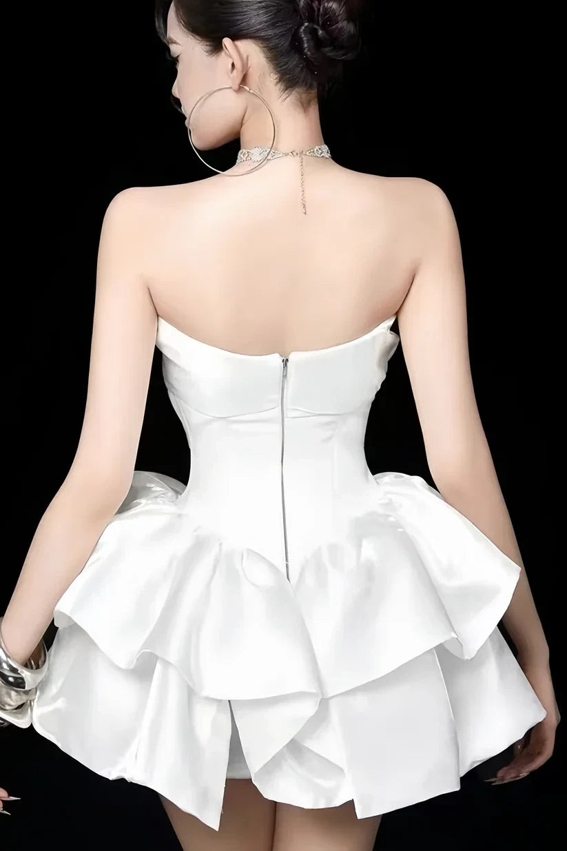 Chic Satin A-Line Sweetheart Sleeveless Zipper Back Mini Homecoming Dresses