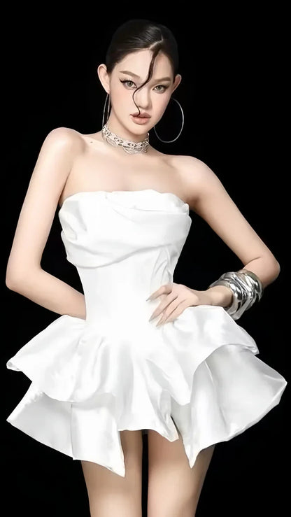 Chic Satin A-Line Sweetheart Sleeveless Zipper Back Mini Homecoming Dresses